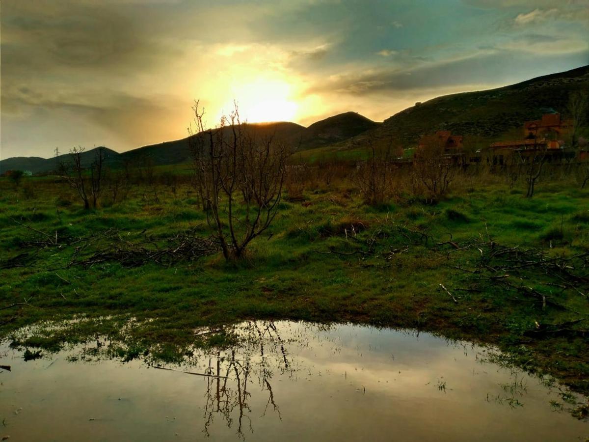 Ferme D’hôte La Vallée Azrou Esterno foto